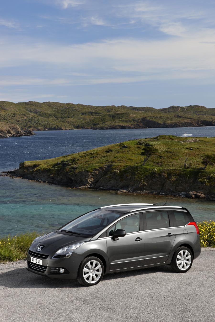  Peugeot 5008 2009 года  (фото 53 из 122)